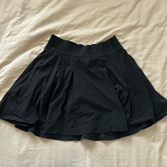 lululemon athletica Dresses & Skirts - LULULEMON Black Tennis Skirt Size 2